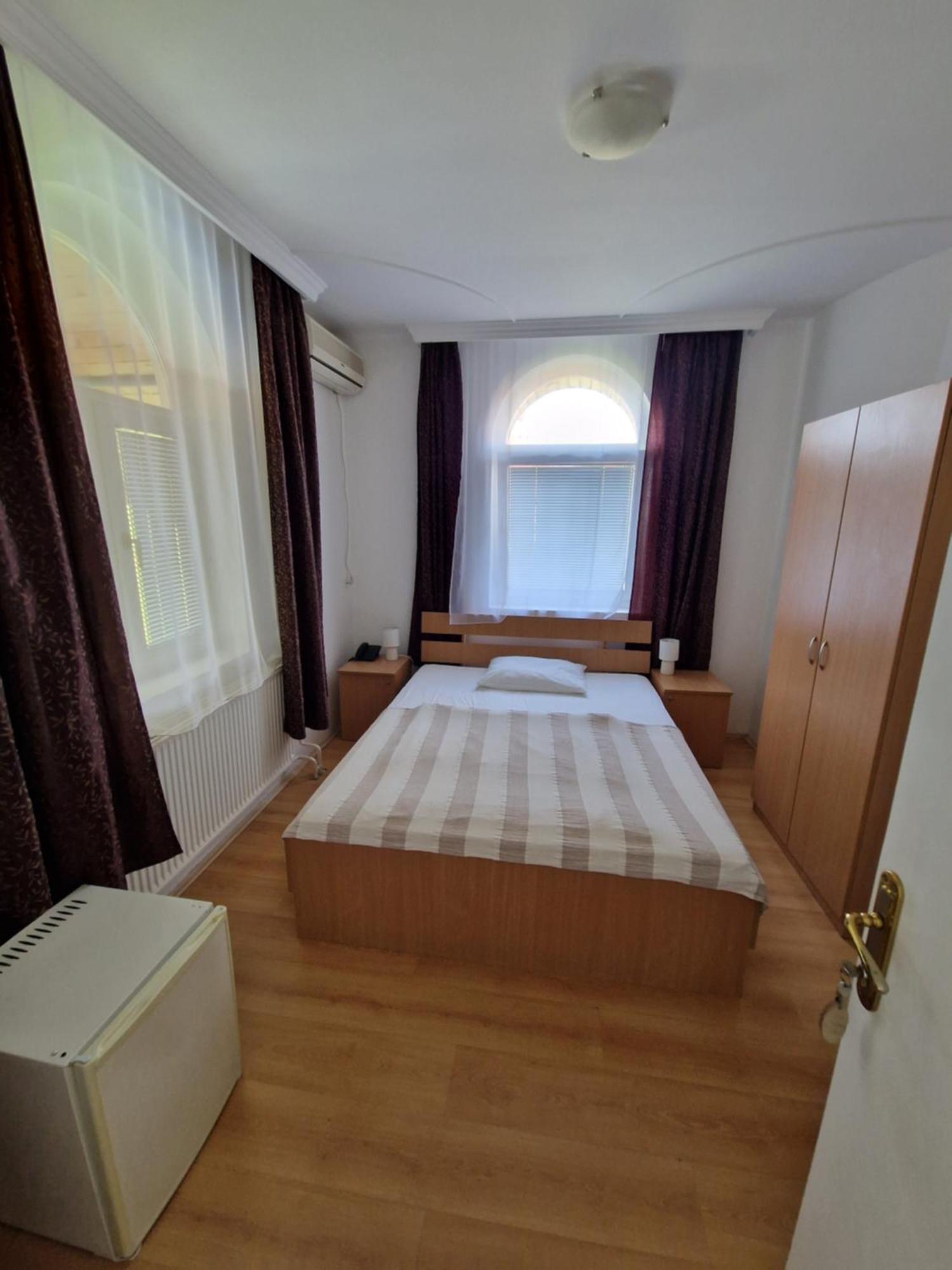 Villa Stars Palić Esterno foto