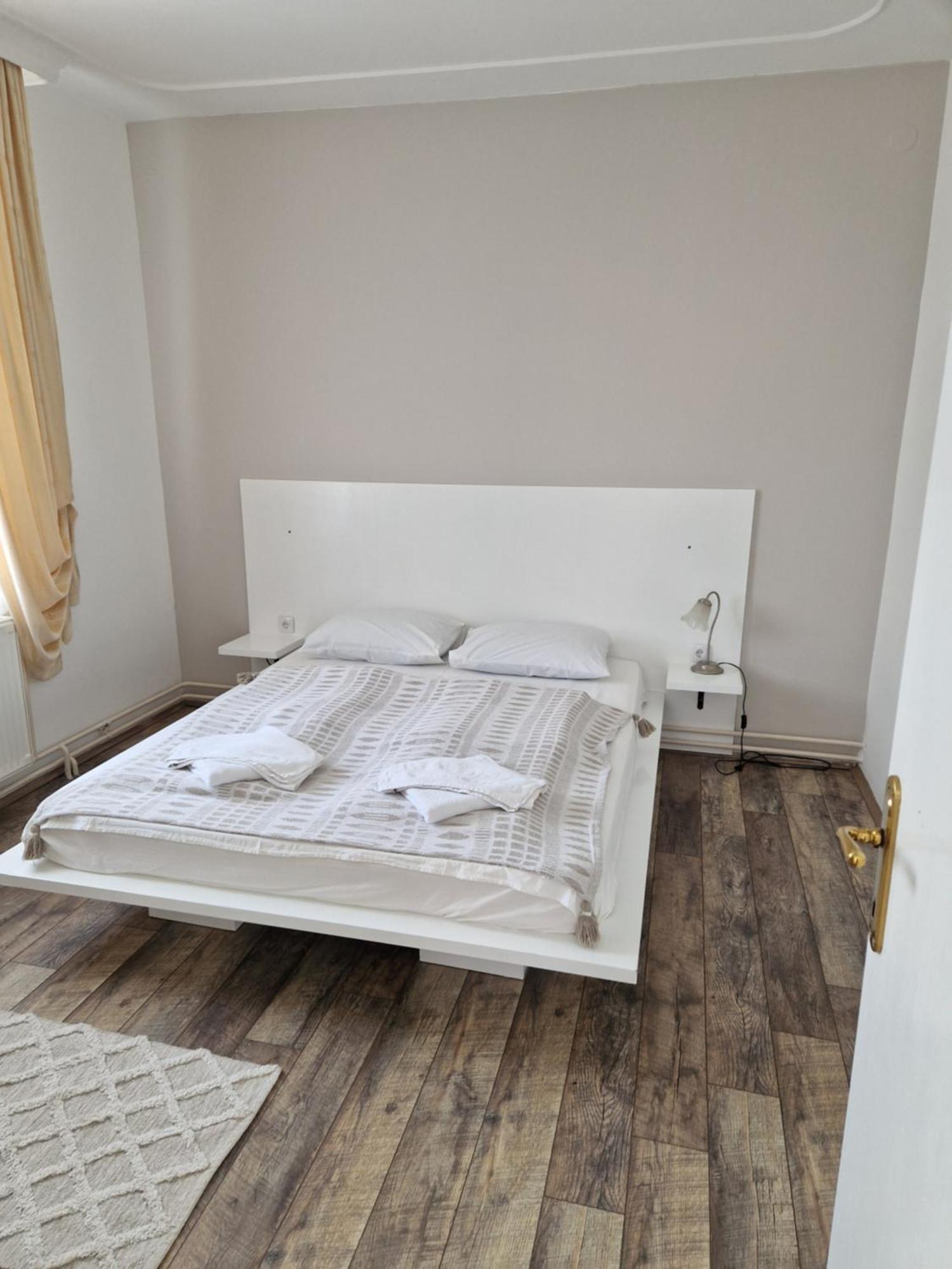Villa Stars Palić Esterno foto